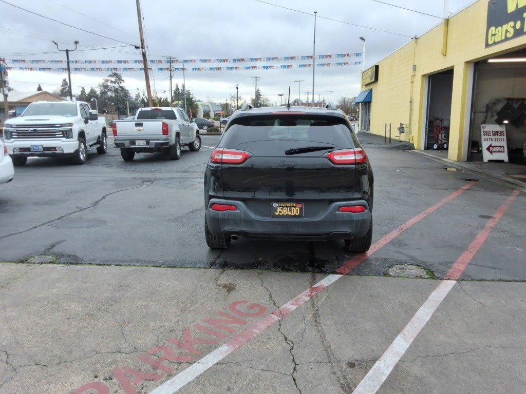 2017 Jeep Cherokee Sport