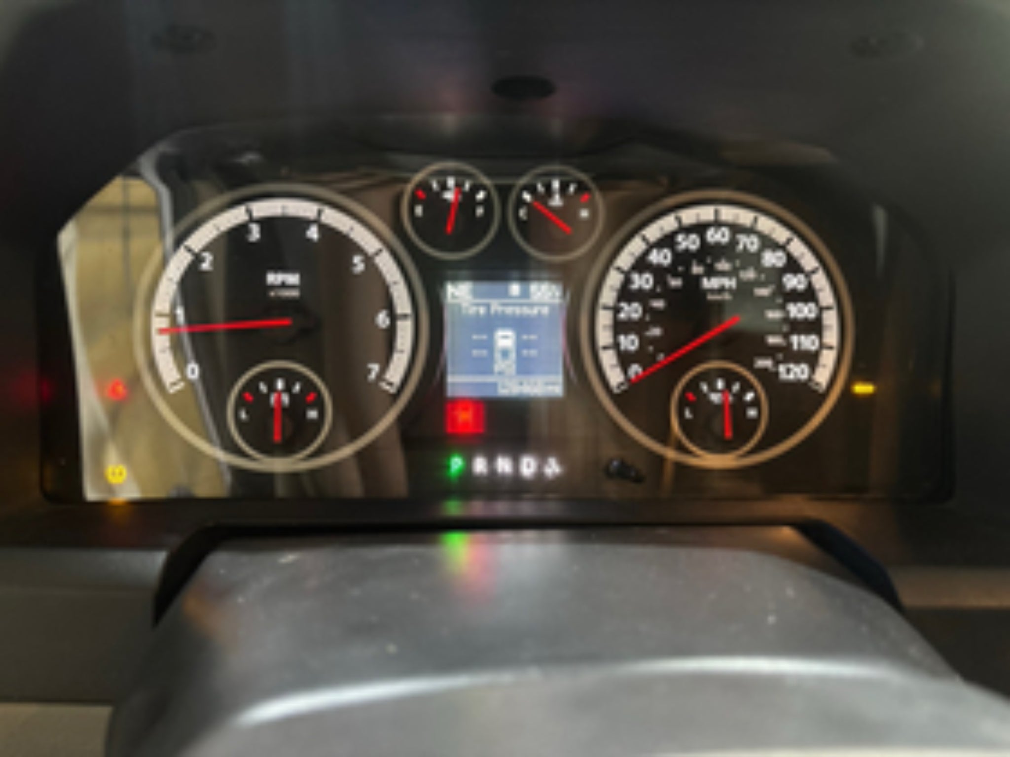 2012 RAM 1500 4WD Crew Cab 5.7 Ft Box SLT
