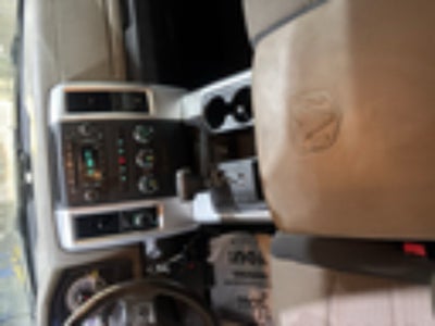 2012 RAM 1500 4WD Crew Cab 5.7 Ft Box SLT