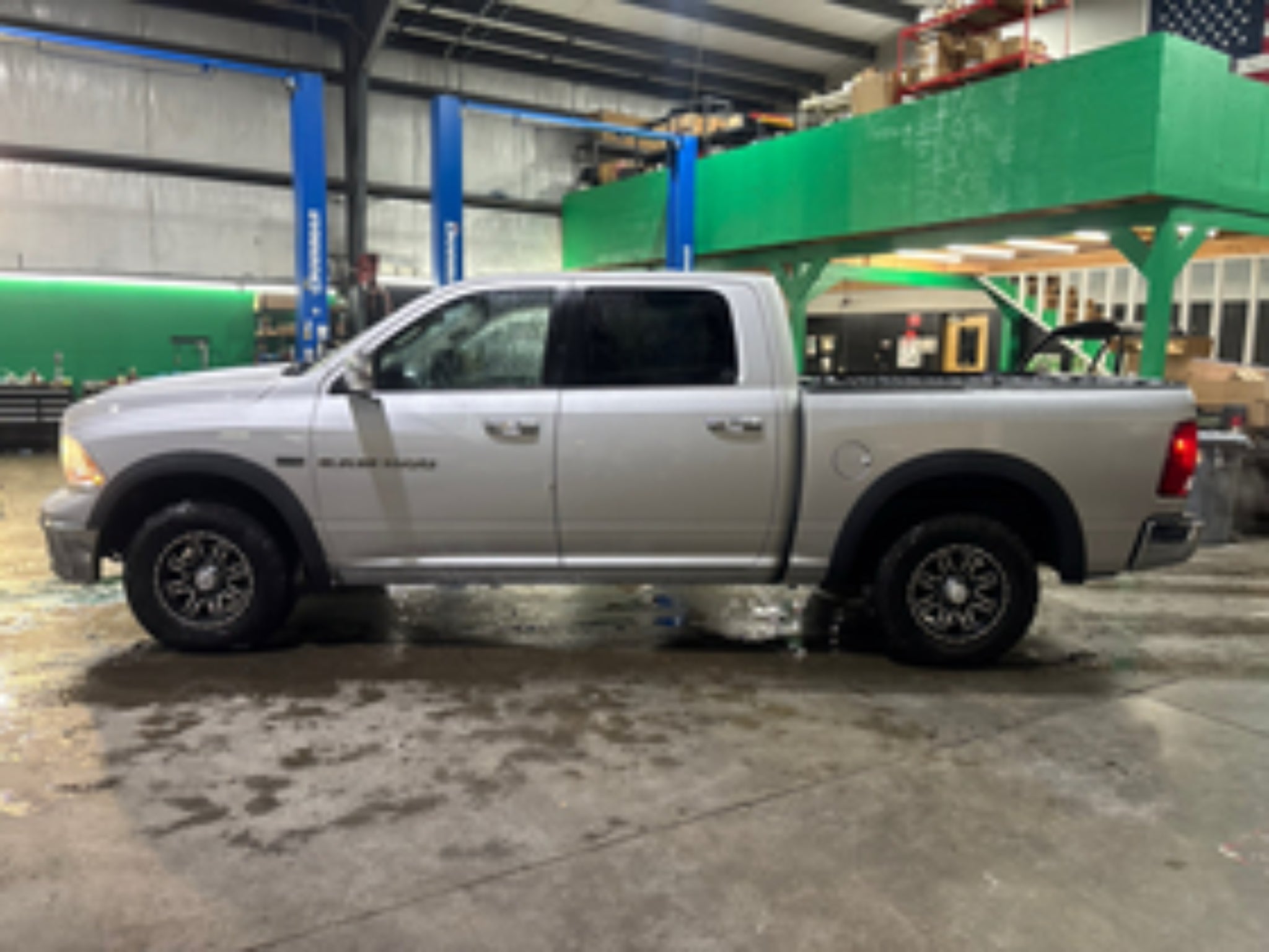 2012 RAM 1500 4WD Crew Cab 5.7 Ft Box SLT