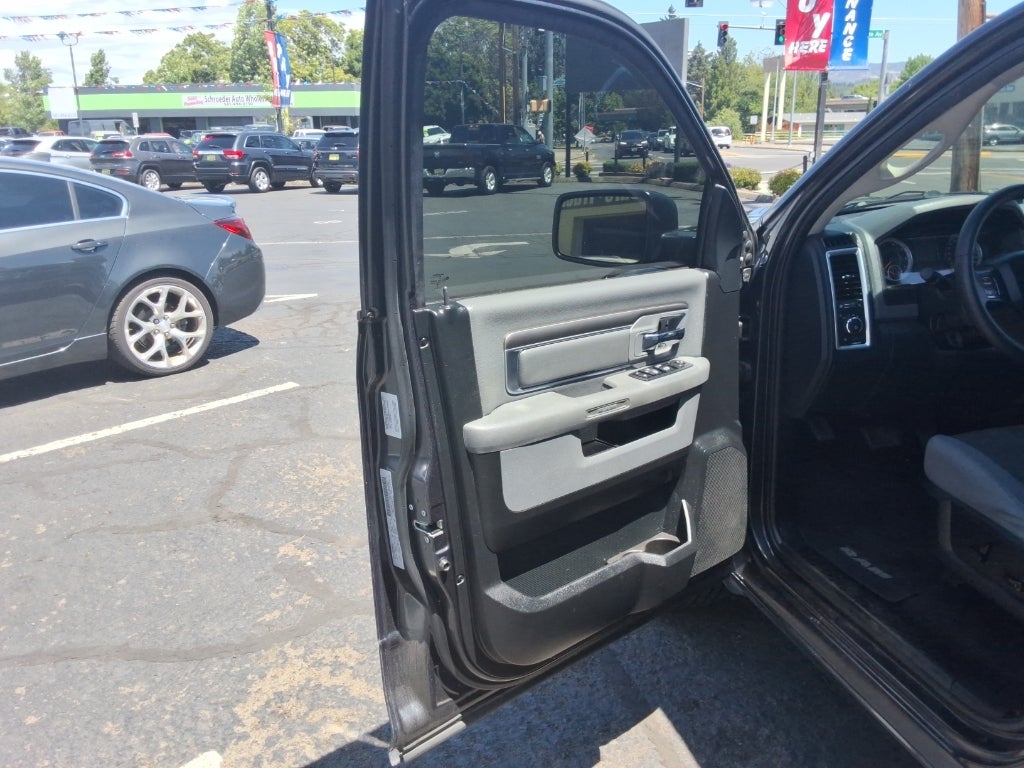 2017 RAM 1500 SLT