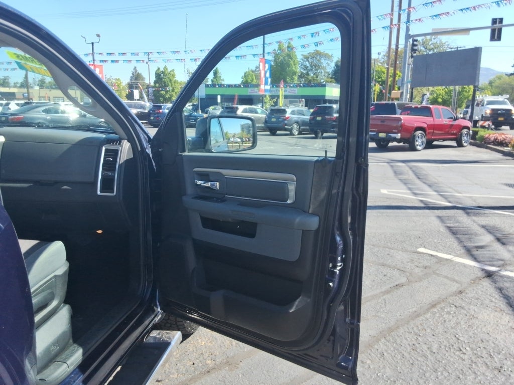 2017 RAM 1500 SLT