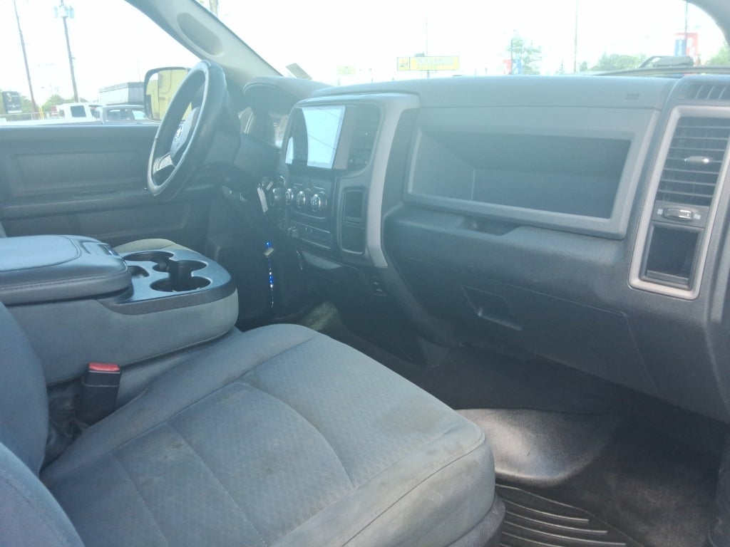 2016 RAM 1500 4WD Quad Cab 6.4 Ft Box Express
