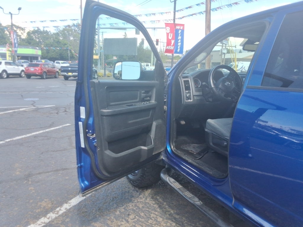 2016 RAM 1500 4WD Quad Cab 6.4 Ft Box Express