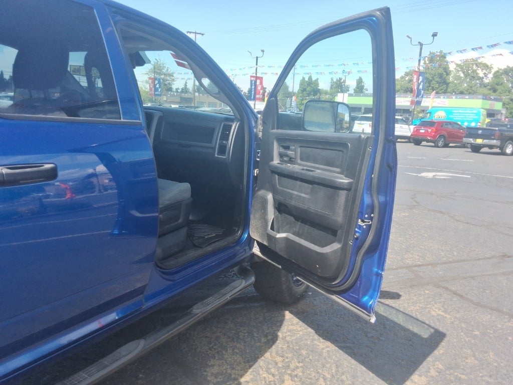 2016 RAM 1500 4WD Quad Cab 6.4 Ft Box Express