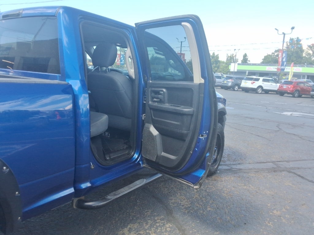 2016 RAM 1500 4WD Quad Cab 6.4 Ft Box Express