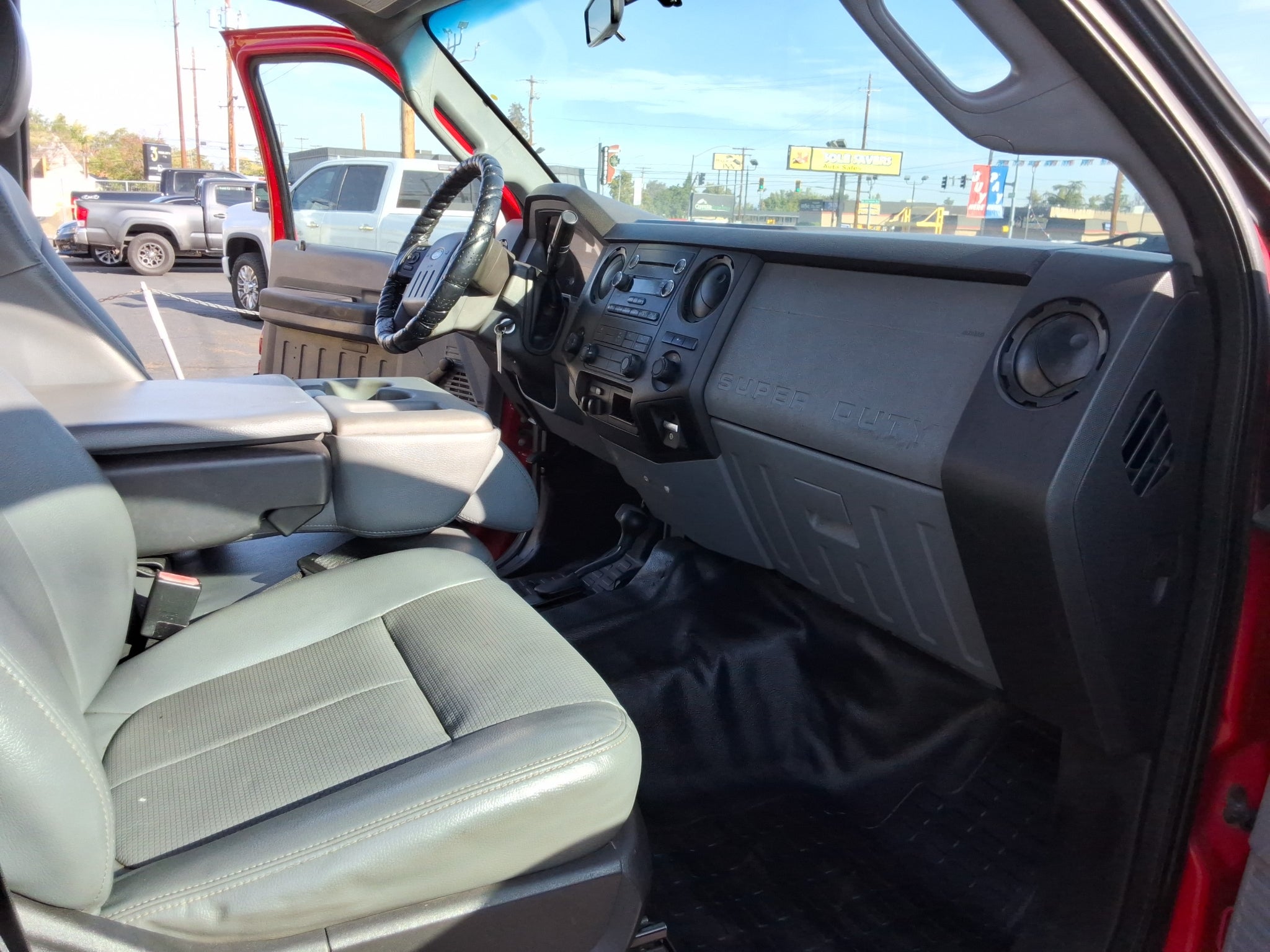 2015 Ford F-250 4WD Crew Cab 6-3/4 Ft Box XL