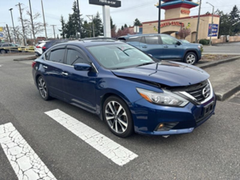 2016 Nissan Altima 4dr Sdn I4 2.5 SR