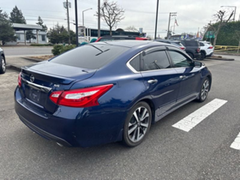 2016 Nissan Altima 4dr Sdn I4 2.5 SR