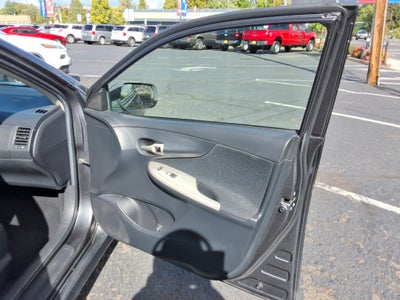 2013 Toyota Corolla 4dr Sdn Man L (Natl)