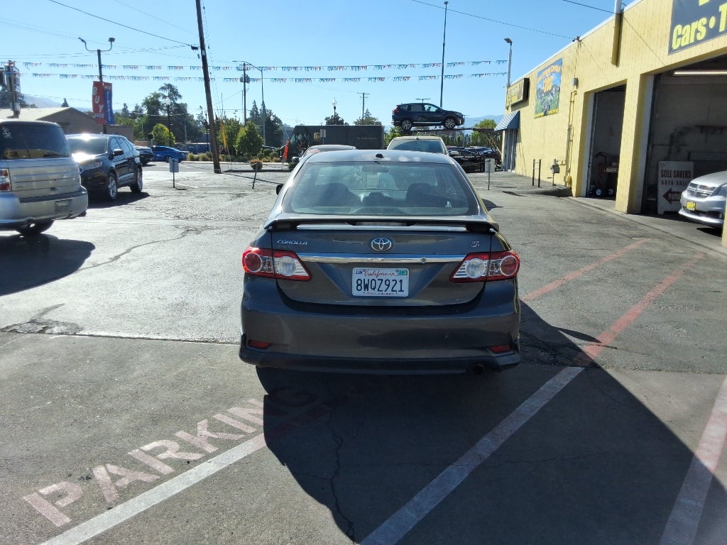 2013 Toyota Corolla 4dr Sdn Man L (Natl)
