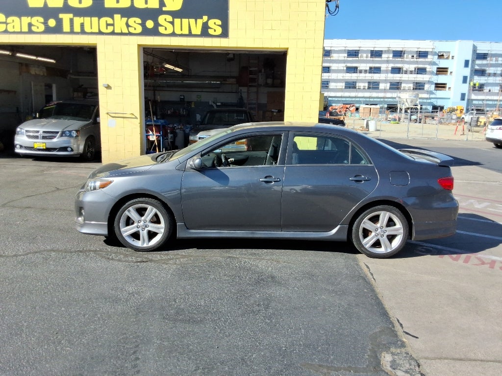 2013 Toyota Corolla 4dr Sdn Man L (Natl)