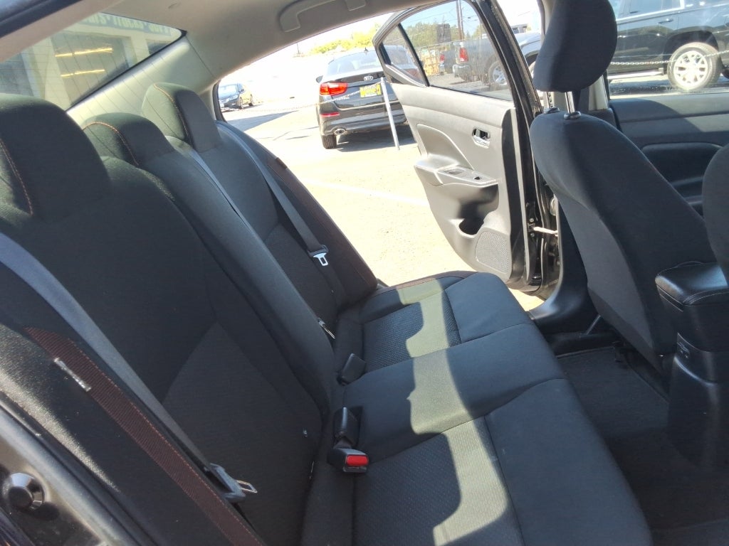 2020 Nissan Versa SR