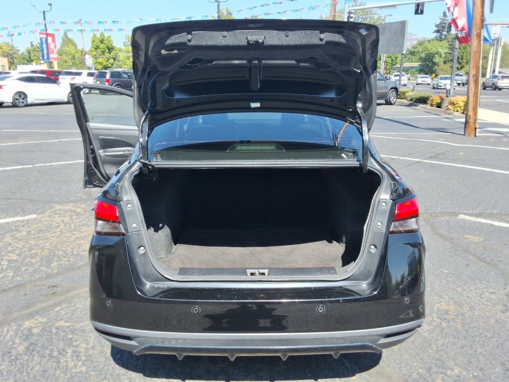 2020 Nissan Versa SR
