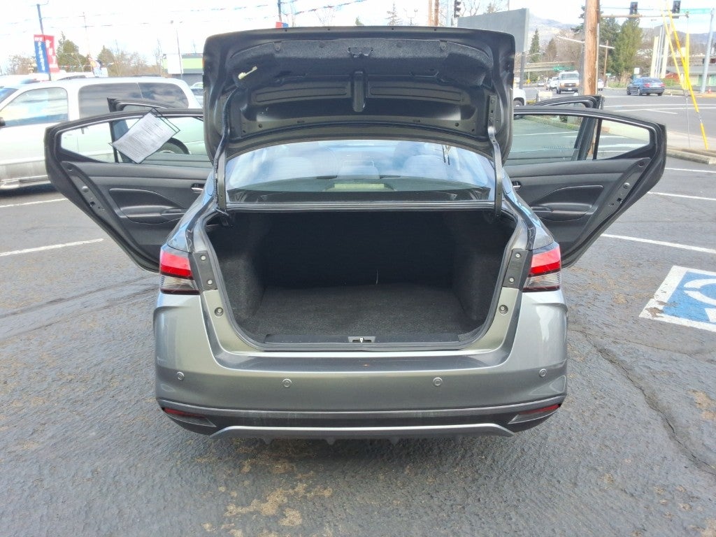 2020 Nissan Versa SR