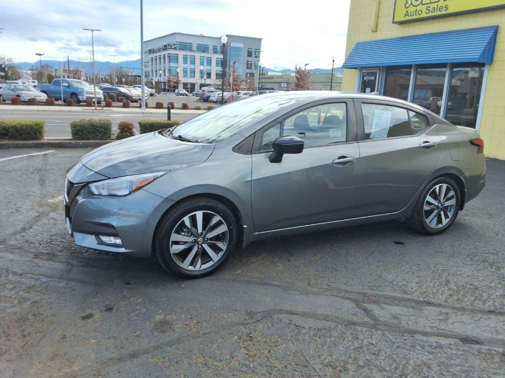 2020 Nissan Versa SR