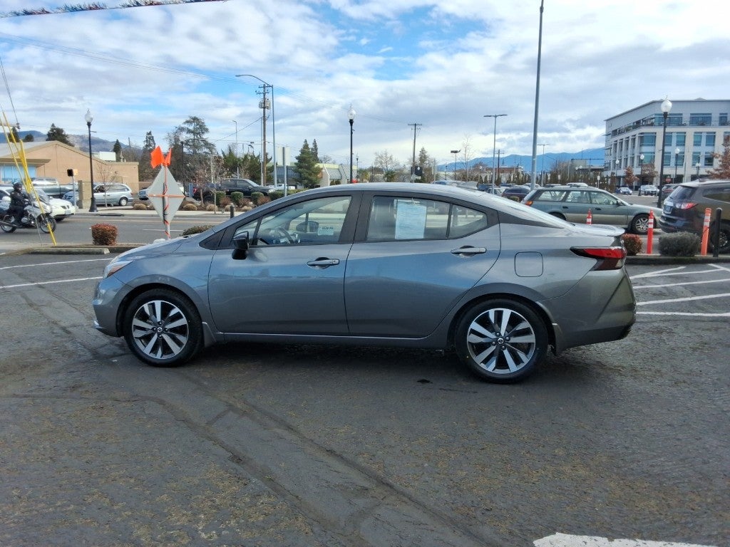 2020 Nissan Versa SR