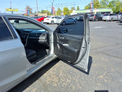 2016 Toyota Camry 4dr Sdn I4 Auto SE (SE)