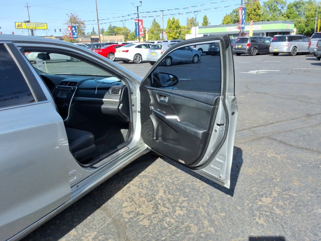 2016 Toyota Camry 4dr Sdn I4 Auto SE (SE)