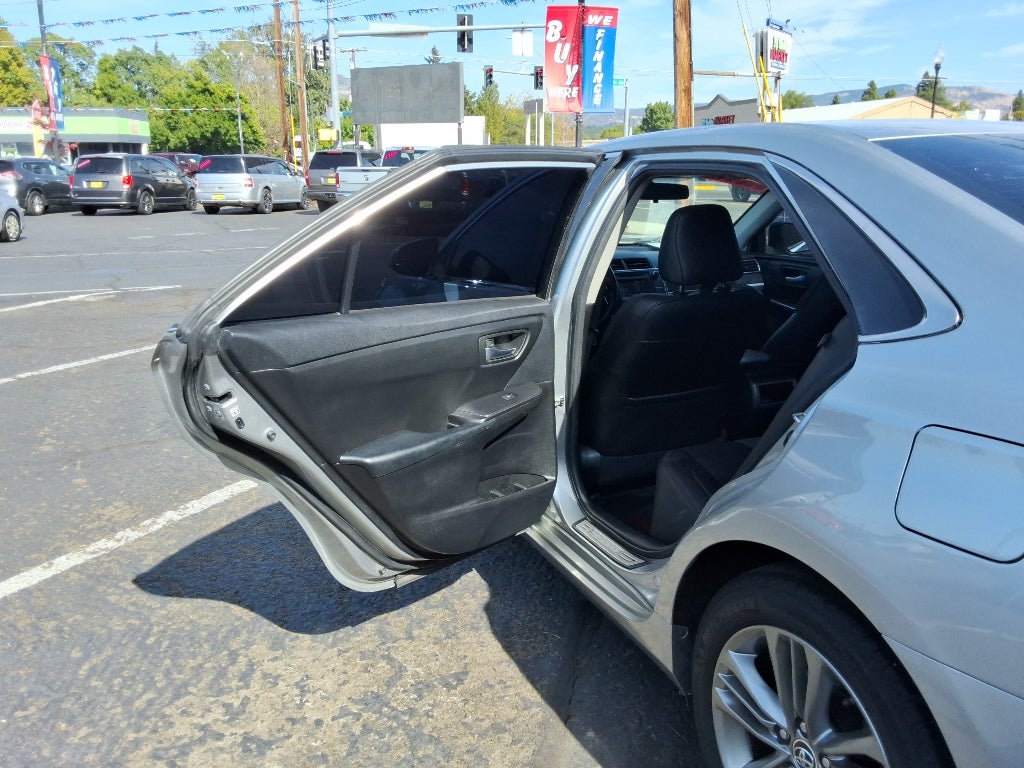 2016 Toyota Camry 4dr Sdn I4 Auto SE (SE)