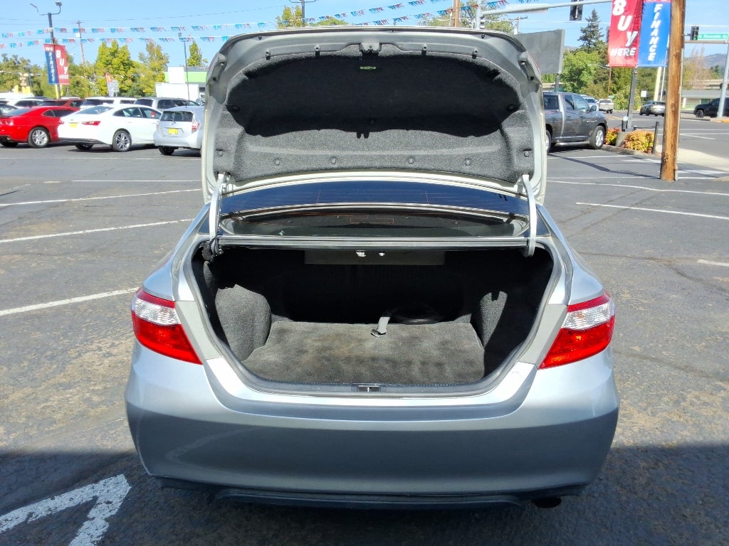 2016 Toyota Camry 4dr Sdn I4 Auto SE (SE)