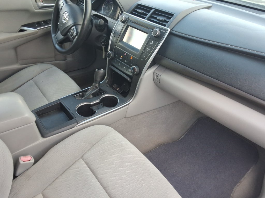 2016 Toyota Camry 4dr Sdn I4 Auto LE (SE)