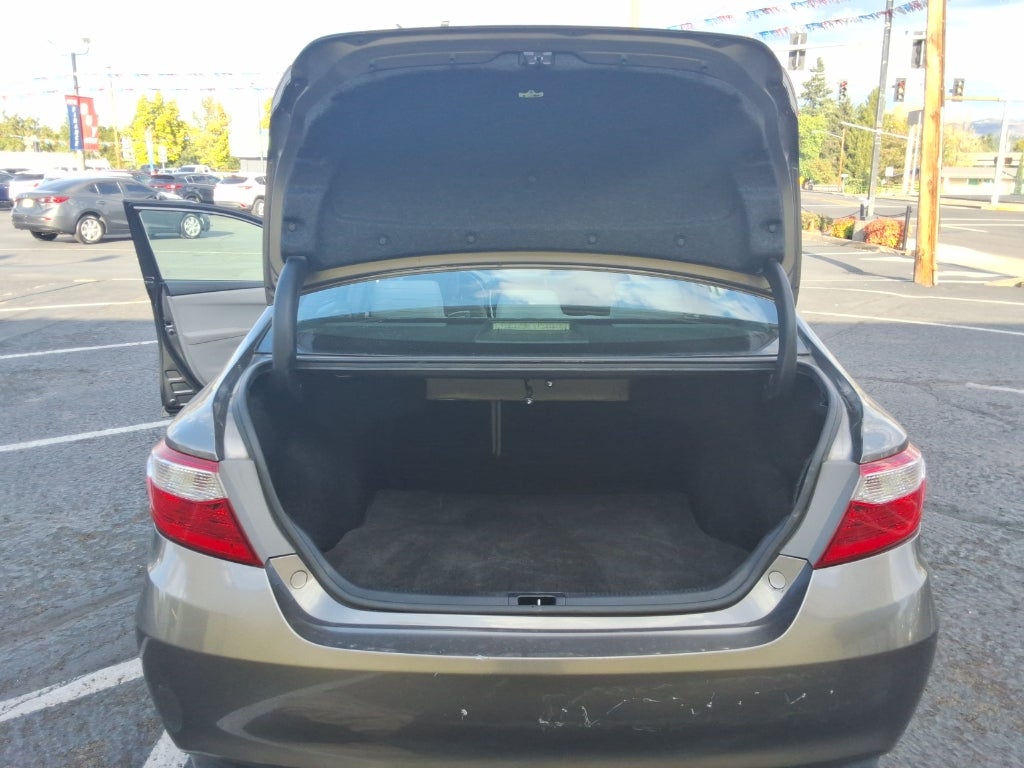 2016 Toyota Camry 4dr Sdn I4 Auto LE (SE)