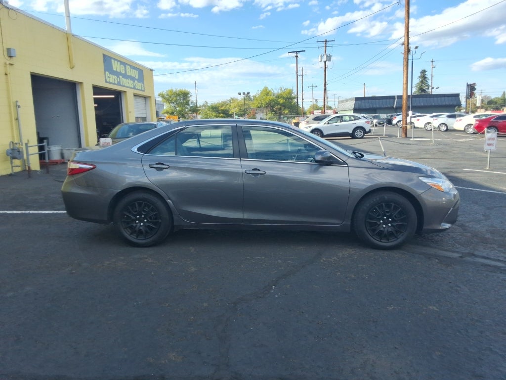 2016 Toyota Camry 4dr Sdn I4 Auto LE (SE)