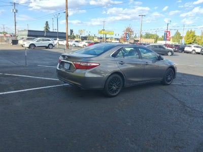 2016 Toyota Camry 4dr Sdn I4 Auto LE (SE)