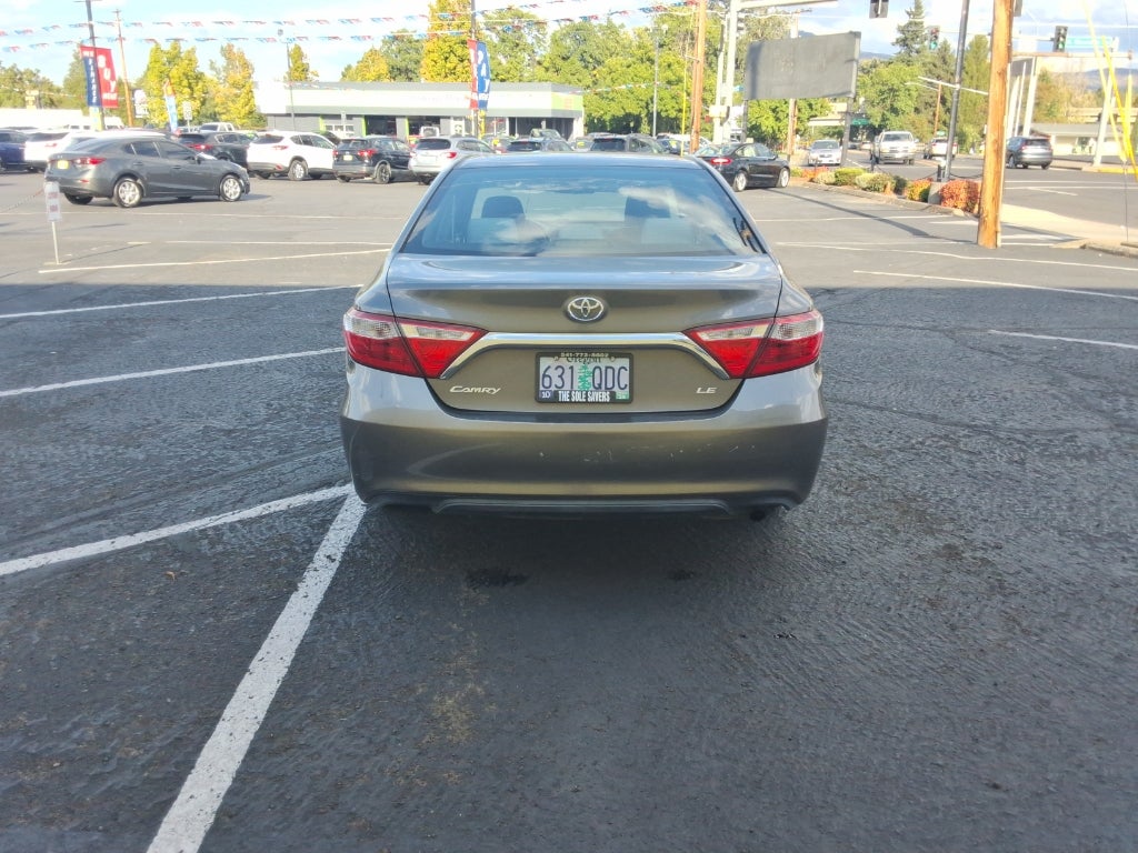 2016 Toyota Camry 4dr Sdn I4 Auto LE (SE)