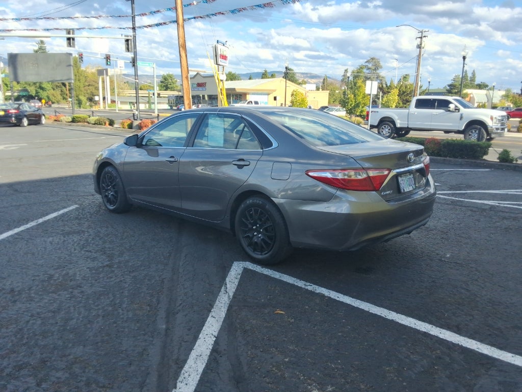 2016 Toyota Camry 4dr Sdn I4 Auto LE (SE)