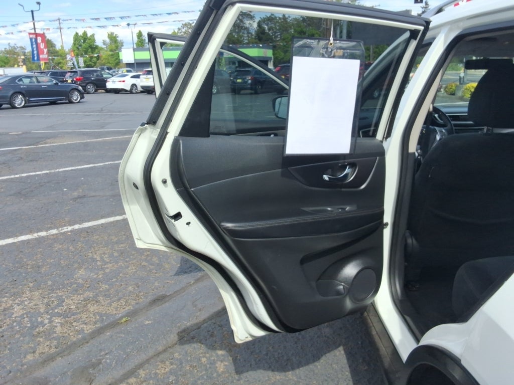 2016 Nissan Rogue FWD 4dr S