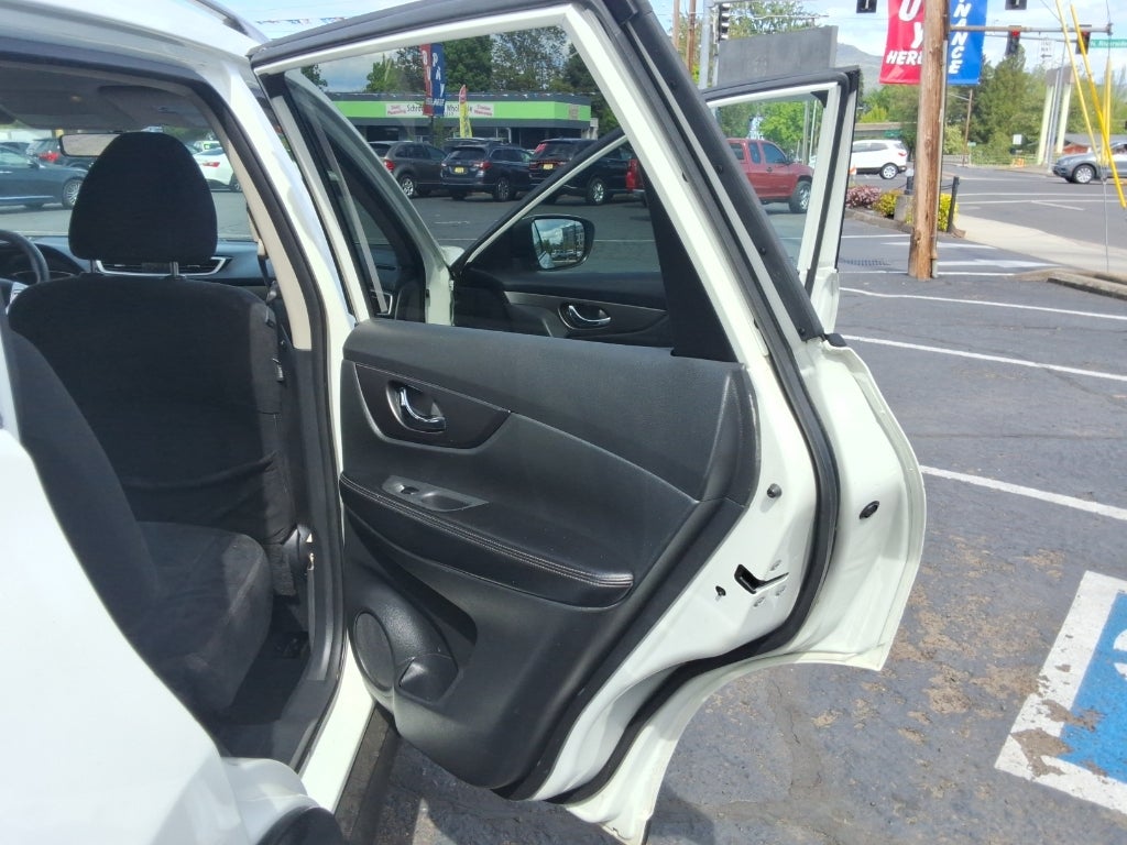 2016 Nissan Rogue FWD 4dr S