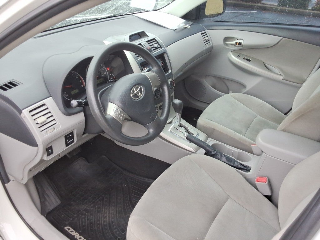 2013 Toyota Corolla 4dr Sdn Man L (Natl)