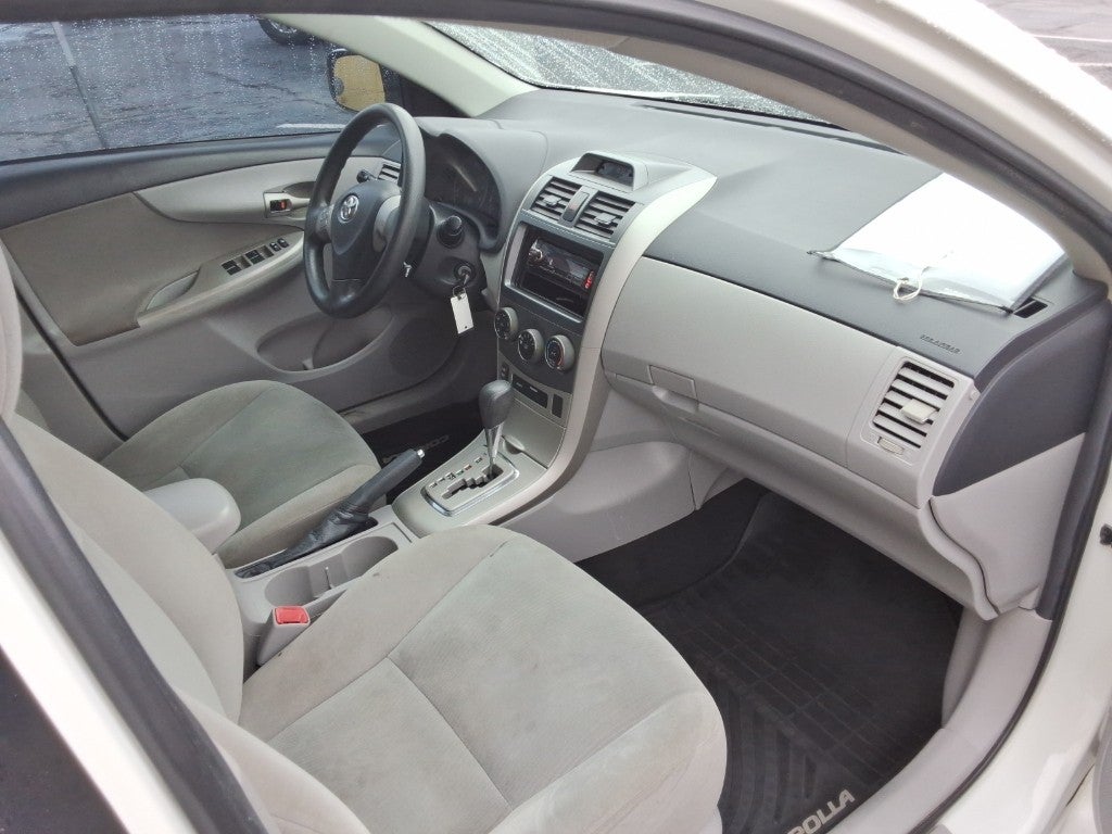 2013 Toyota Corolla 4dr Sdn Man L (Natl)