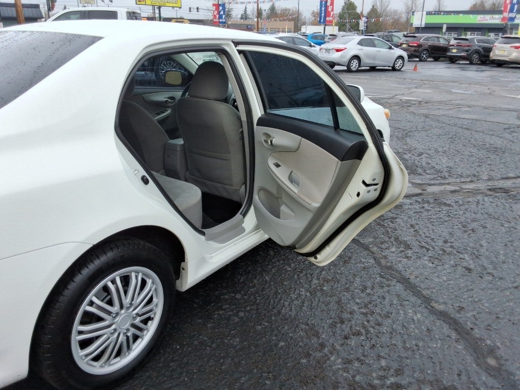 2013 Toyota Corolla 4dr Sdn Man L (Natl)