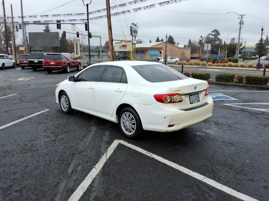 2013 Toyota Corolla 4dr Sdn Man L (Natl)