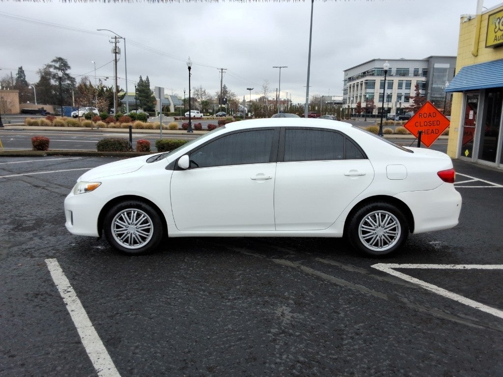 2013 Toyota Corolla 4dr Sdn Man L (Natl)