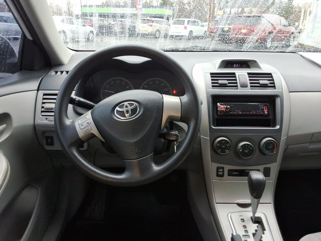 2013 Toyota Corolla 4dr Sdn Man L (Natl)