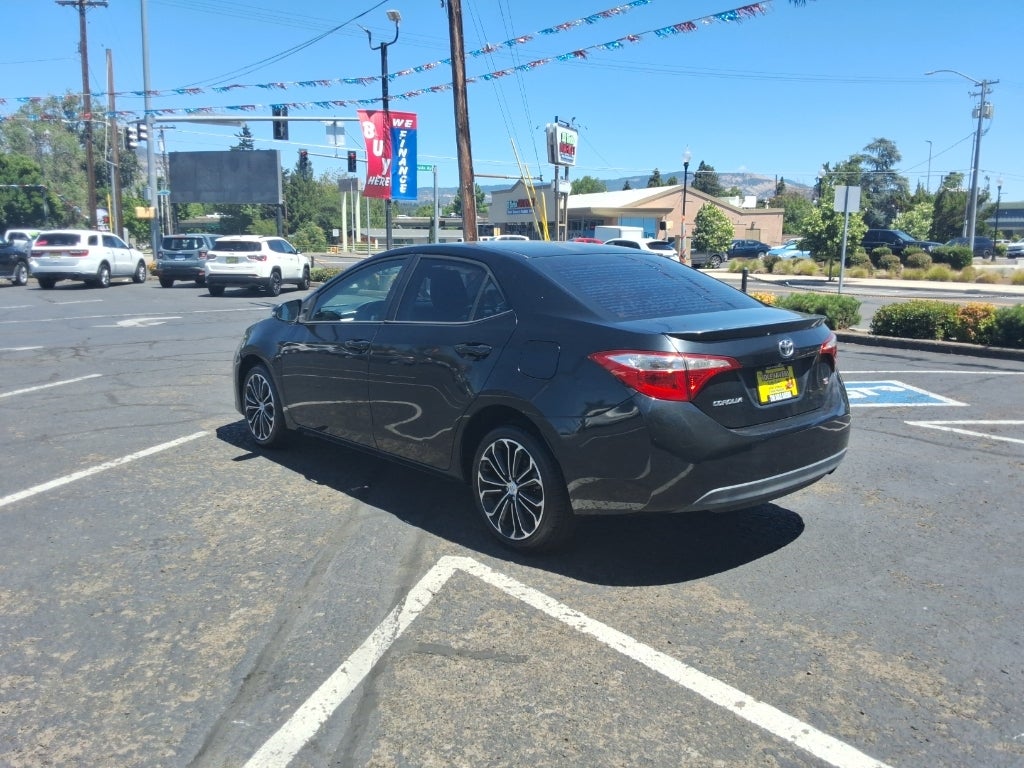2015 Toyota Corolla 4dr Sdn Auto L (Natl)