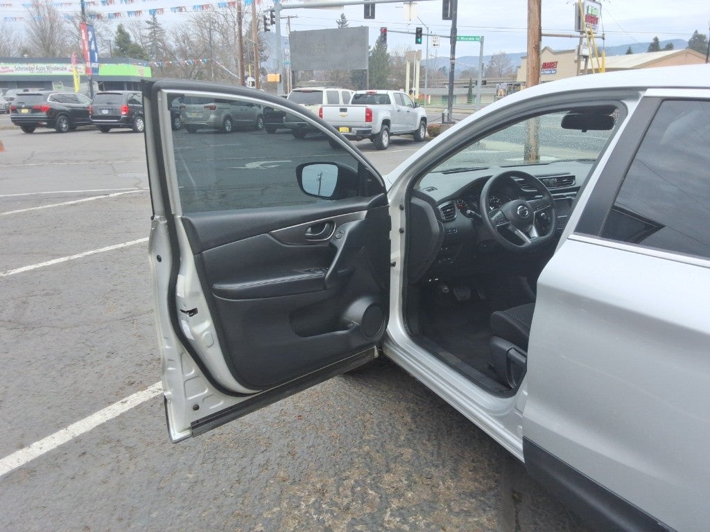 2021 Nissan Rogue Sport SV