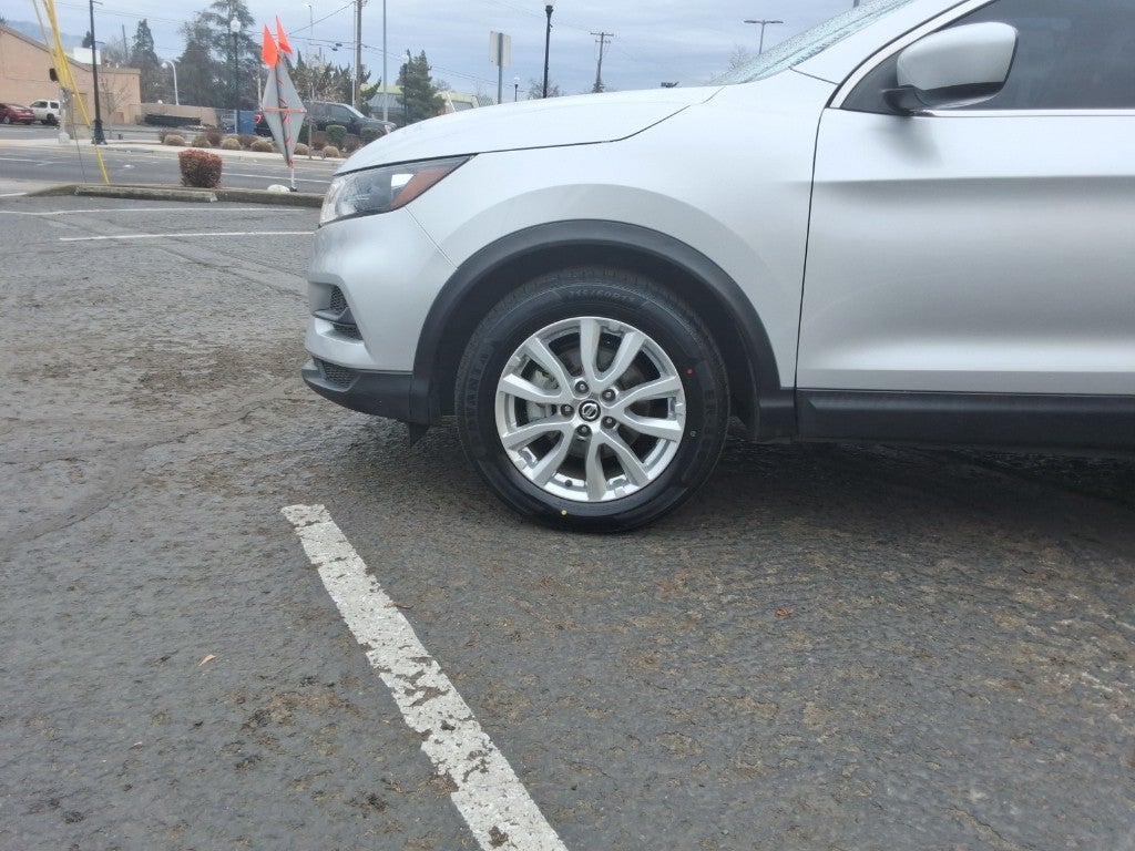 2021 Nissan Rogue Sport SV