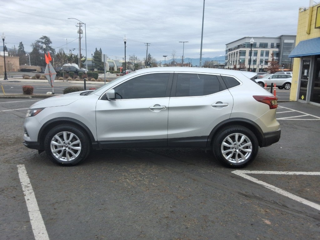 2021 Nissan Rogue Sport SV