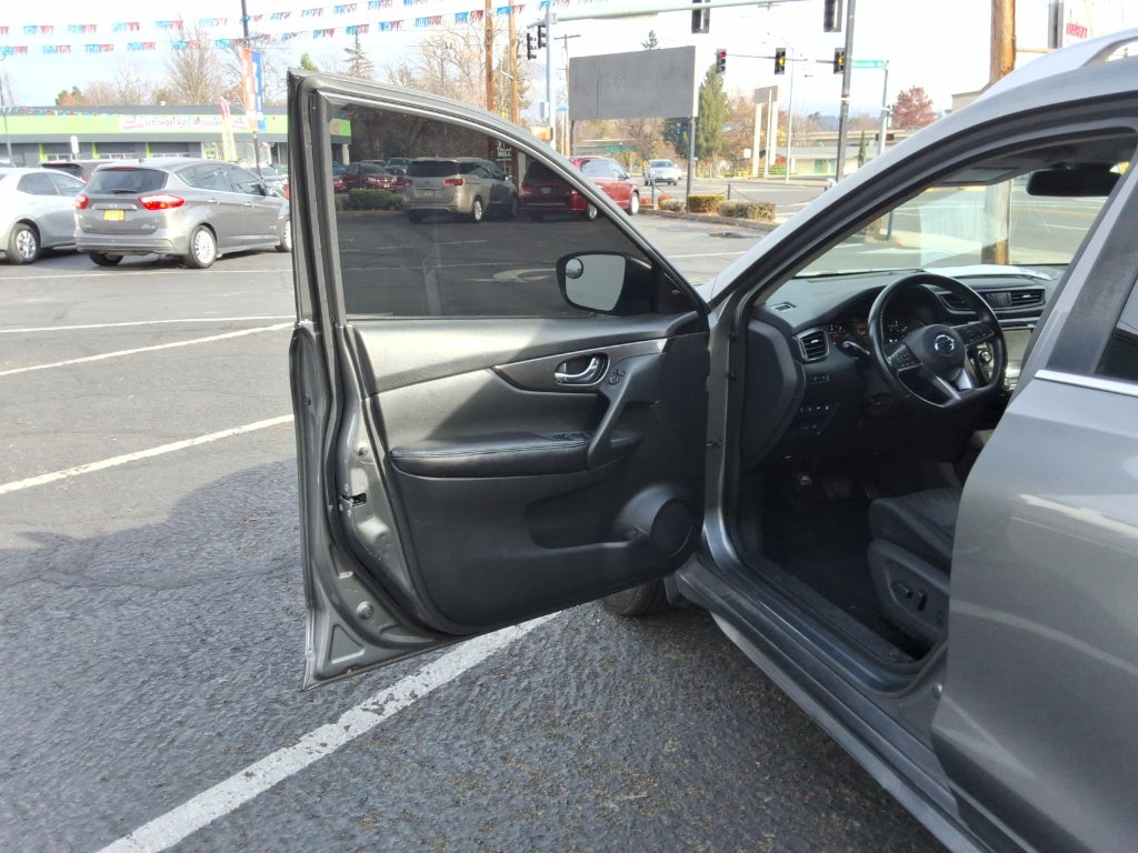 2019 Nissan Rogue FWD SV *Limited Production* *Ltd Avail*