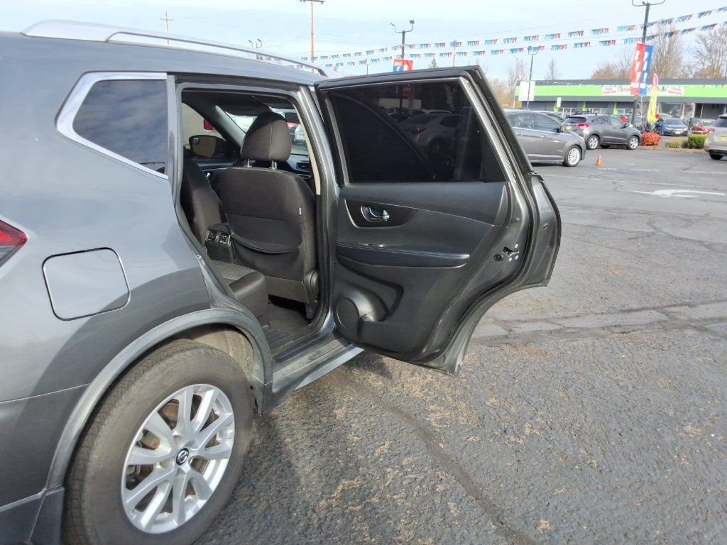 2019 Nissan Rogue FWD SV *Limited Production* *Ltd Avail*