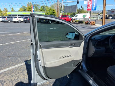 2020 Hyundai Elantra SE IVT