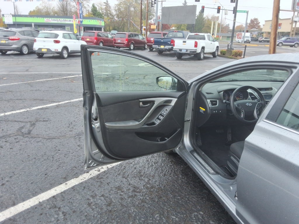 2016 Hyundai Elantra 4dr Sdn Auto Value Edition