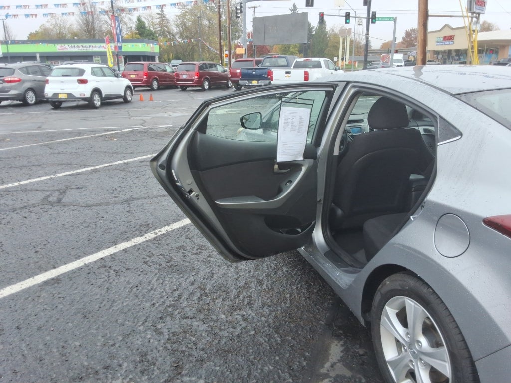 2016 Hyundai Elantra 4dr Sdn Auto Value Edition