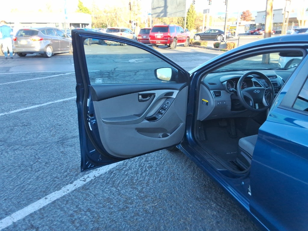 2016 Hyundai Elantra 4dr Sdn Auto SE