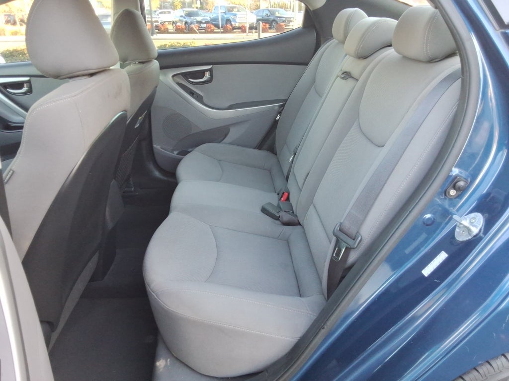 2016 Hyundai Elantra 4dr Sdn Auto SE
